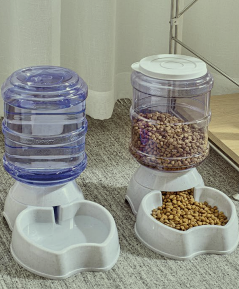 Automatischer Futter- und Wasserspender für Haustiere